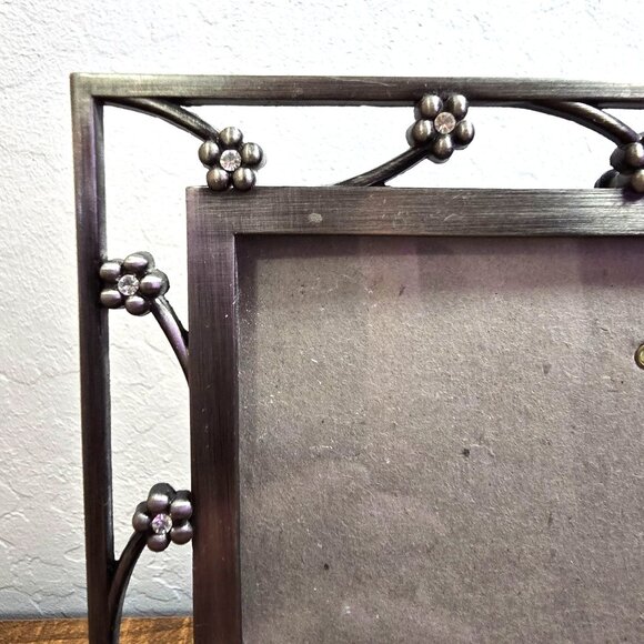 Vintage Metal Floral Pattern Frame 5"x7" Silver Rhinestones By Elsal - Picture 2 of 11